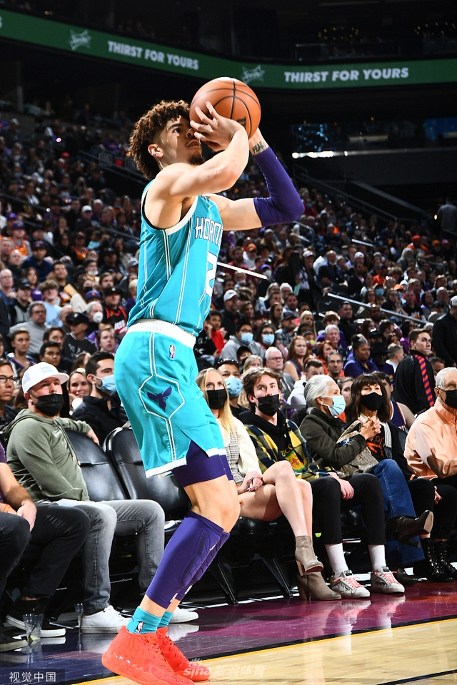 更在比赛中 更在比赛中